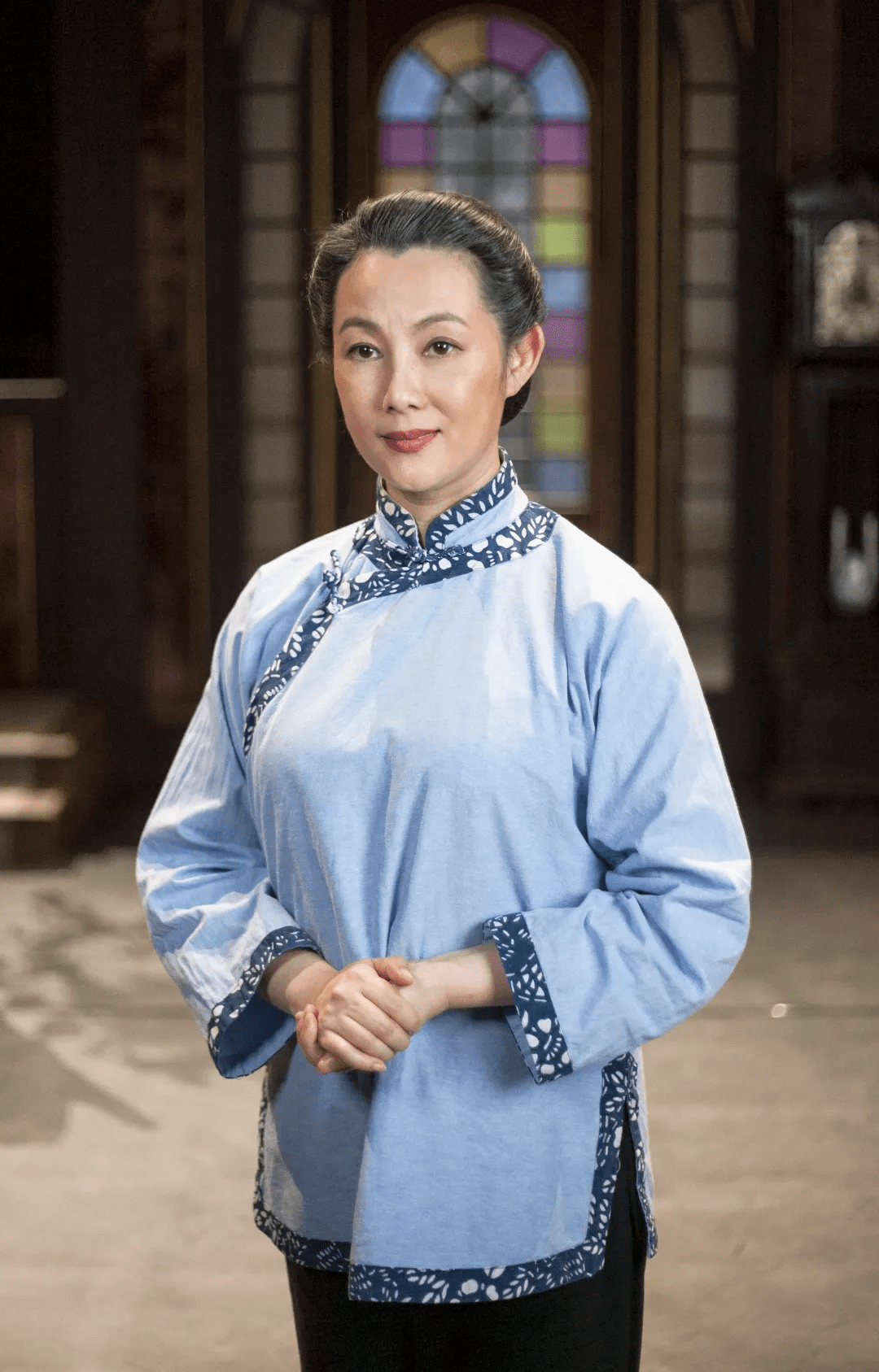 张文明 饰 周萍路国琪 饰 周朴园张艳秋 饰 蘩漪让我们先睹为快最新