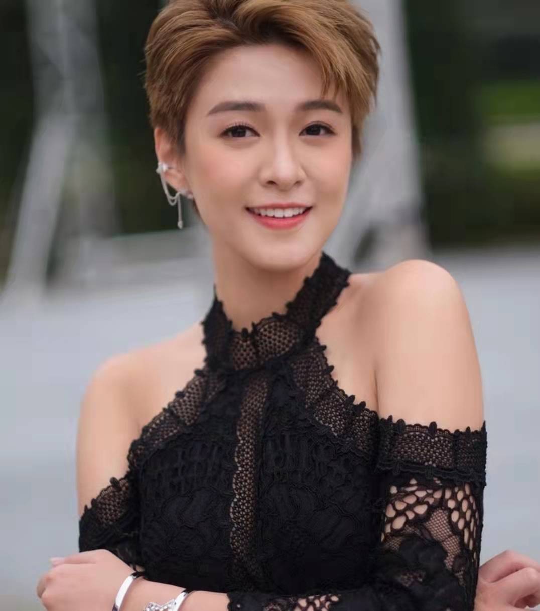 亮点|泳衣上阵大秀事业线，TVB人气小花腰间肥肉成亮点，被吐槽有失美感