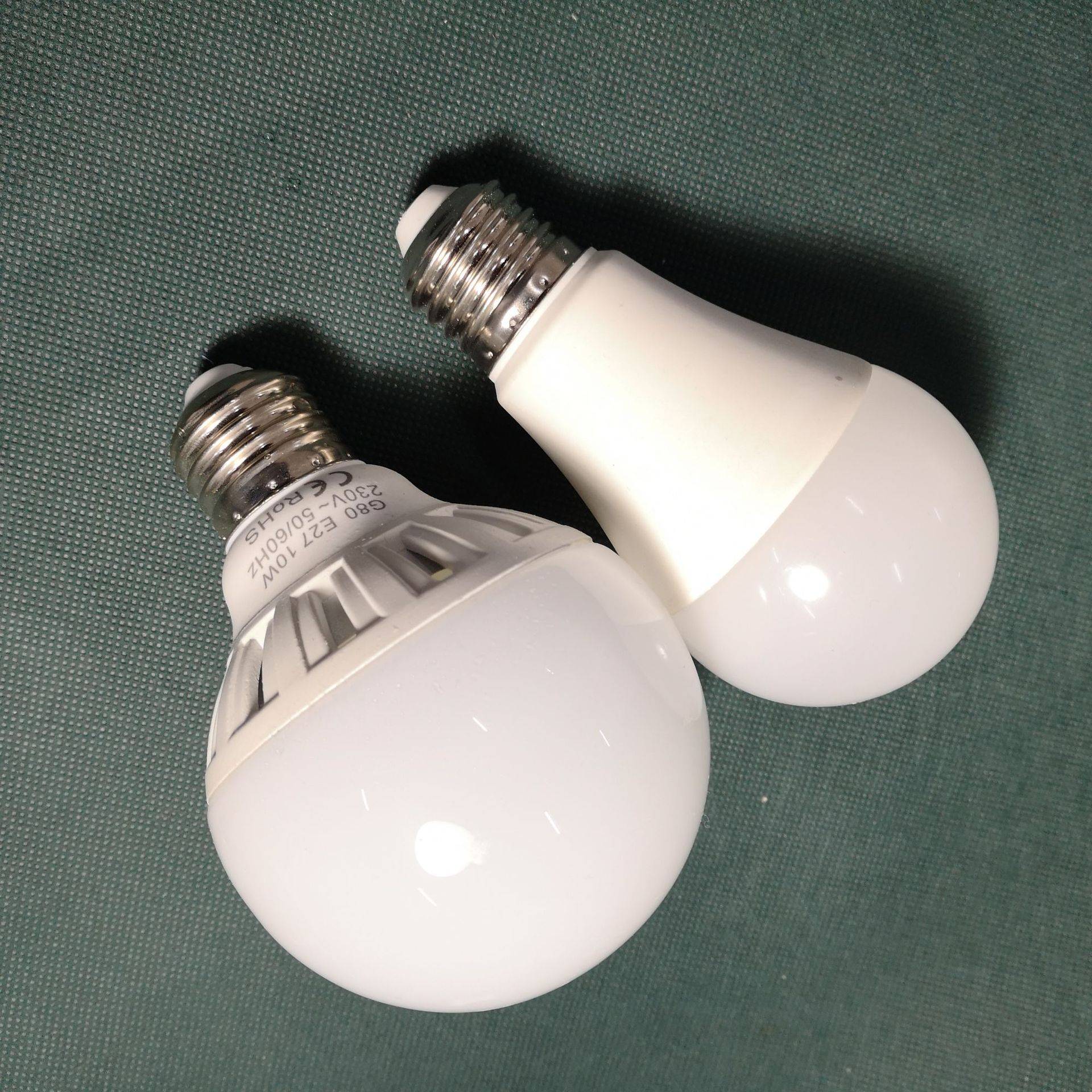 led灯到底是省电还是费电三种灯具款式让耗电量倍增