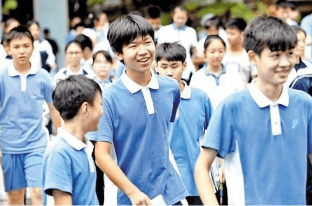 初中生|初中生“身高标准表”来了,至少这个数才算及格,你拖后腿了吗