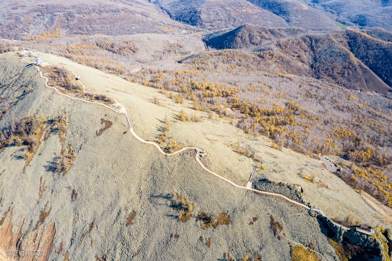 阿尔山|北方的秋天哪里美，阿尔山的秋景看啥，白狼峰是一个代表景点