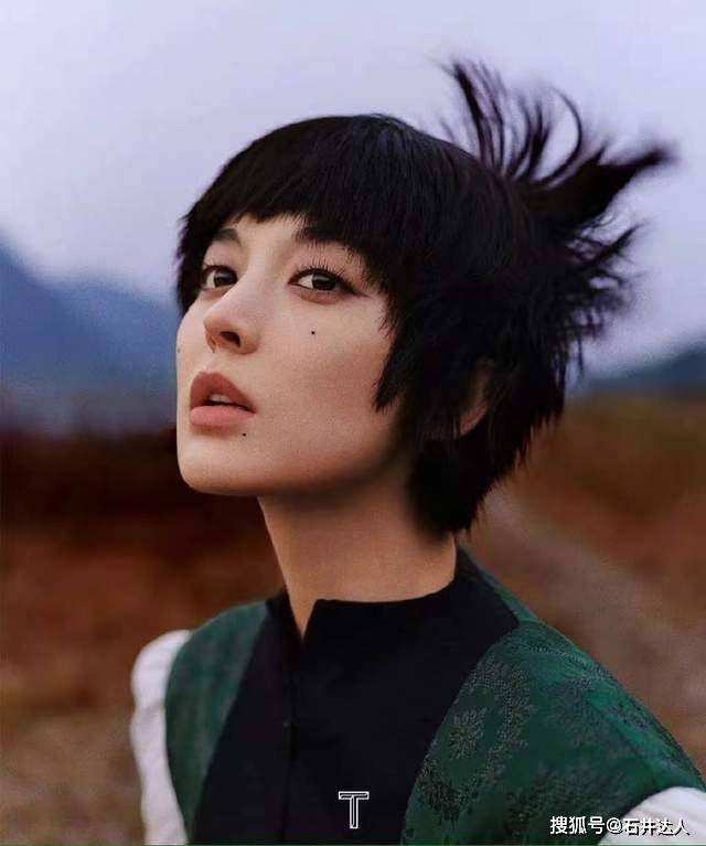 黑色 不一样的娜扎!复古长裙短发配点痣妆,美得“直击”人心