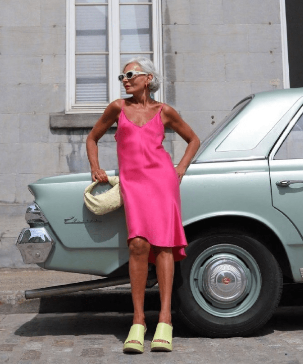 颜色 55+银发时尚博主把鲜艳的颜色和高调的配色轻松hold住 越活越时髦