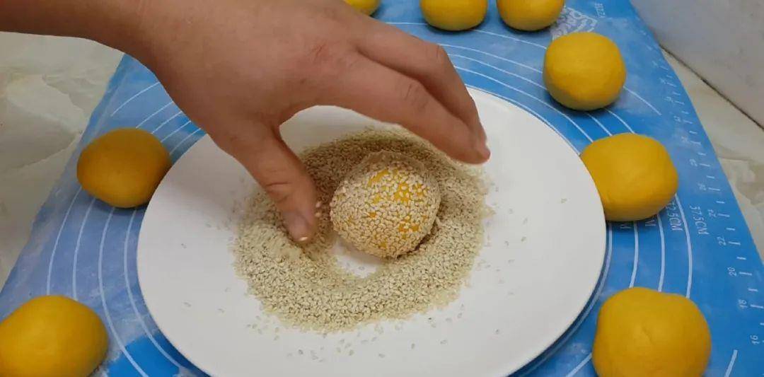 学做芝麻团子 9d0fe5258d9b4c5b8c00a6f3e21437c1.jpeg