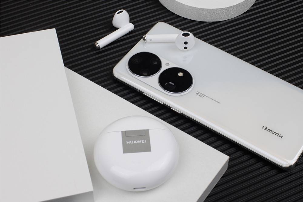 双十一TWS耳机大比武，苹果AirePods 3PK华为FreeBuds 4