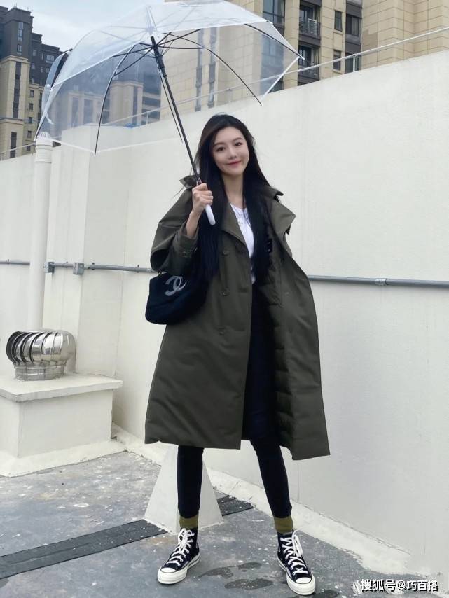 帆布鞋 这个冬天来点不一样的吧！用加绒帆布鞋代替其他鞋子，保暖又新颖