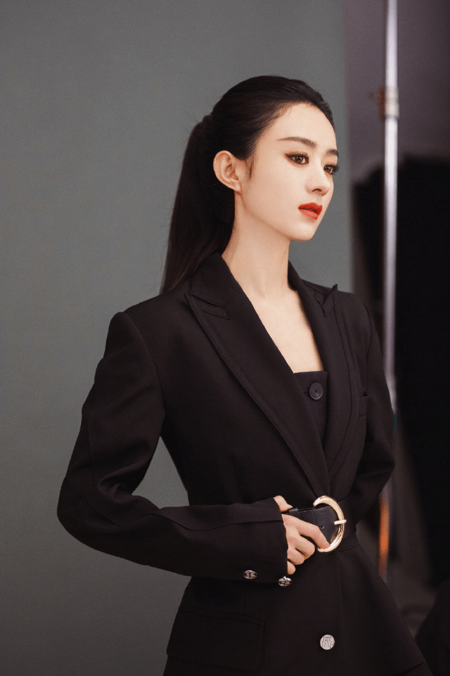 双颖“黑长直”惊艳众人的12位女星，双颖甜美娜扎性感，王祖贤难超越