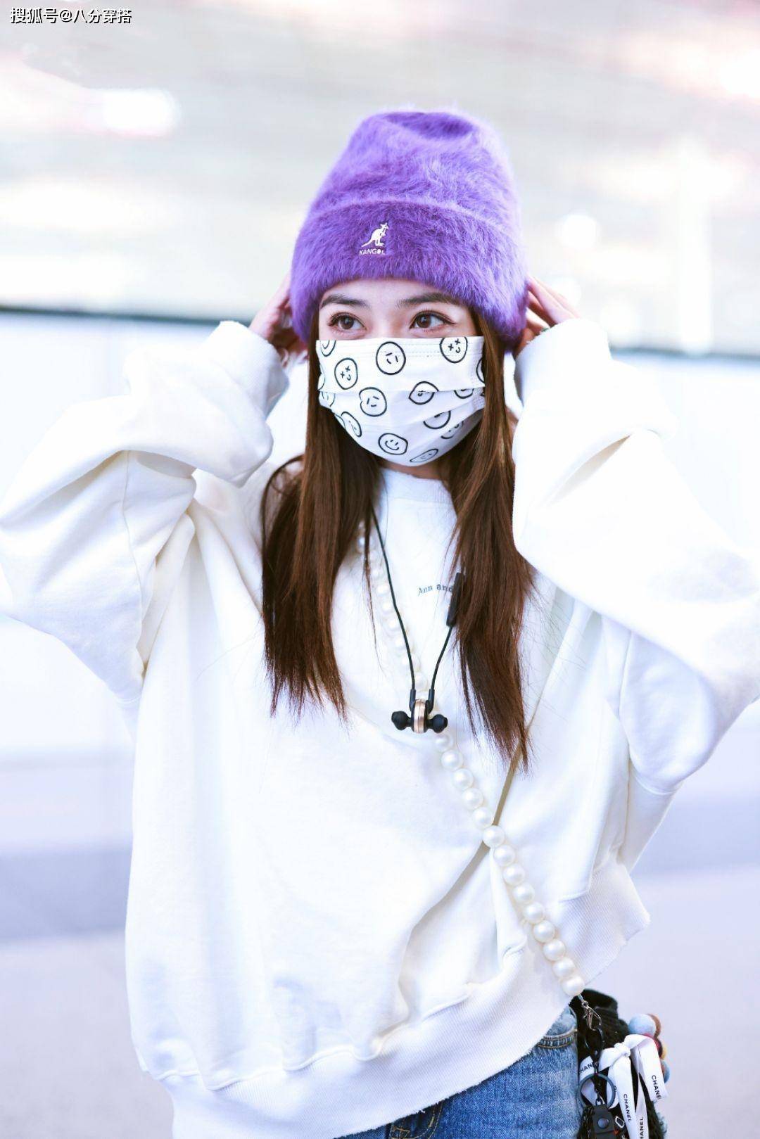 白卫衣 徐璐私服太时尚,白卫衣配牛仔裤都如此时髦,看起来像18岁的少女