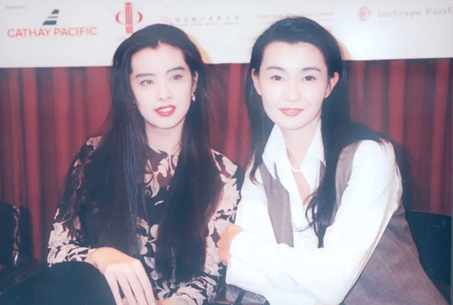 双颖“黑长直”惊艳众人的12位女星，双颖甜美娜扎性感，王祖贤难超越