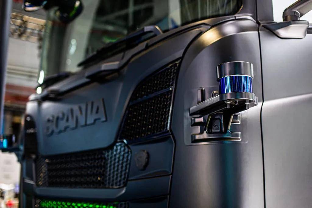 斯堪尼亚与图森未来携手亮相进博会，展示全集成无人驾驶解决方案