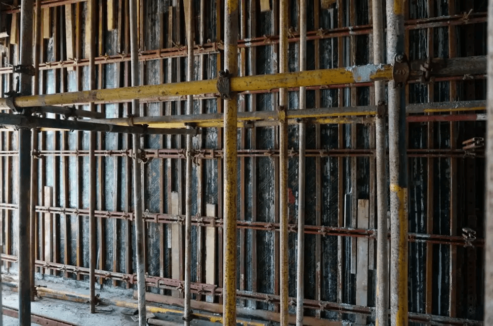 剪力墙模板免开洞施工示例学习