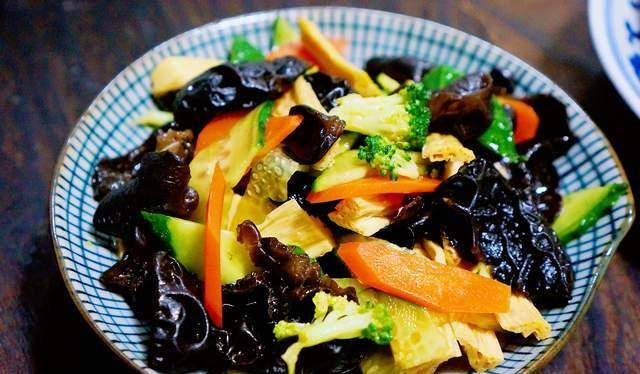 电饭煲|晒晒我家的早餐，好吃不将就，每天丰盛一大桌，营养味美