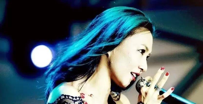 什么|知名女歌手演唱自己成名曲遭评委侮辱，张学友：早料到会有今天！