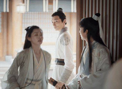 因为|下一年待播剧官宣，杨幂一人占了3部，这是要“霸屏”的节奏吗？