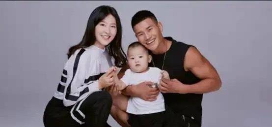 吴京|2017年，吴京的《战狼2》大火，票房狂收57亿