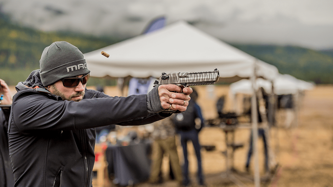 沙漠之鹰的历史:威力巨大,外形拉风,沙漠之鹰是用来干嘛的?_马格南