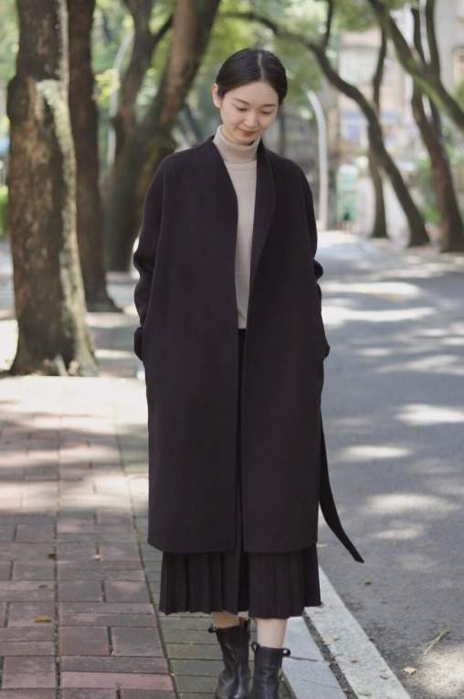 小个子 秋冬，是时候穿高领衫了，尝试这几组叠穿搭配，意外的好看时髦
