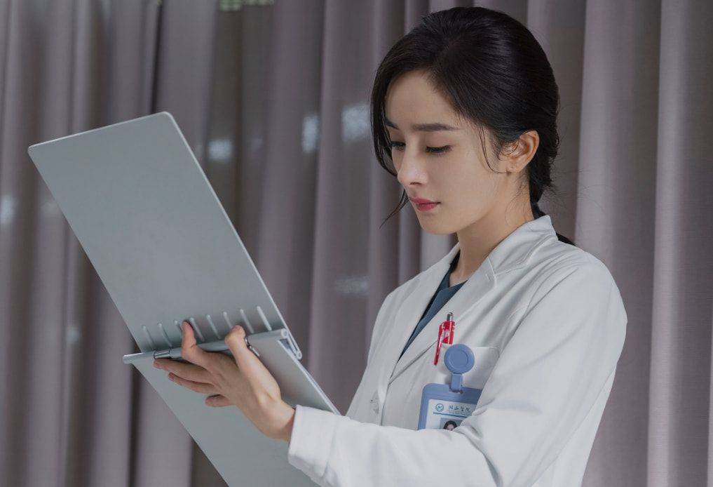 因为|下一年待播剧官宣，杨幂一人占了3部，这是要“霸屏”的节奏吗？