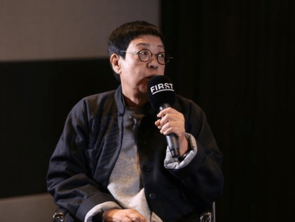 因为|许鞍华因《第一炉香》被质疑，却不知她一生奉献给电影，一生未婚