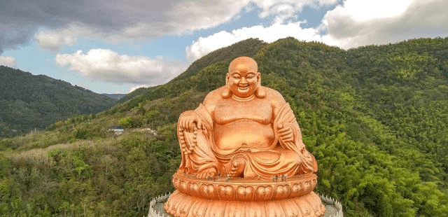世界最大的弥勒佛,在奉化雪窦山,宁波旅游必打卡_雪窦寺