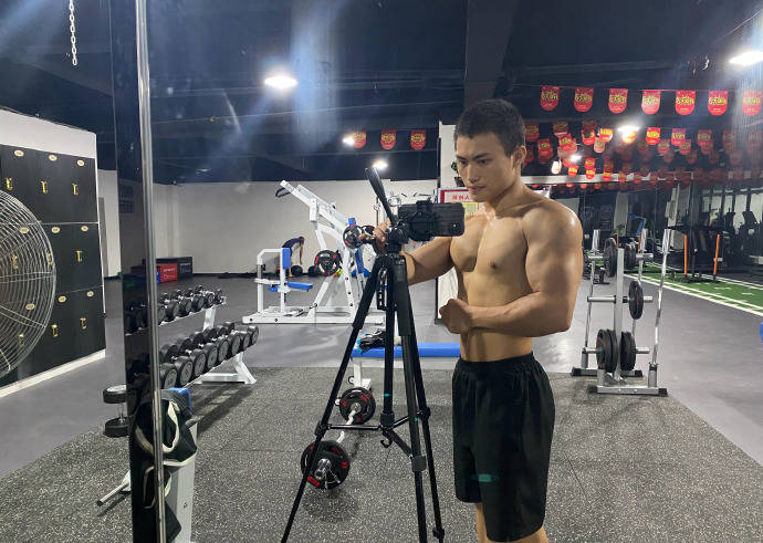 是健體運動員也是肌肉私教，健身6年，不充血臂圍也保持在40cm！ 健身減肥達人 第6张