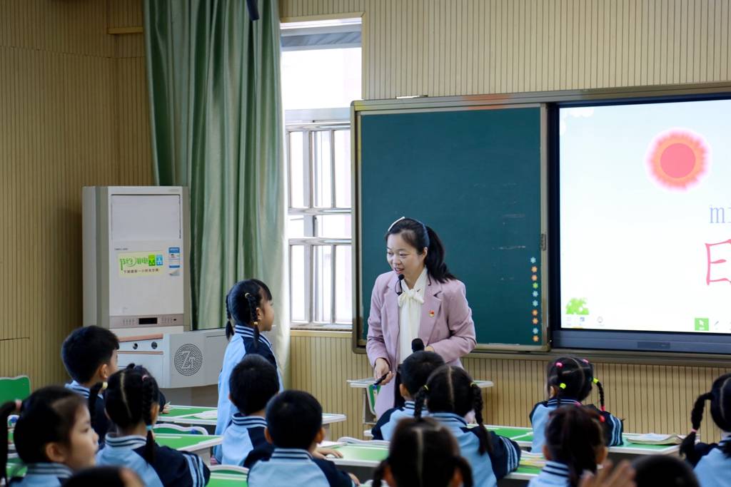 教学|南宁市何冰华名师工作室第2期专题研讨活动