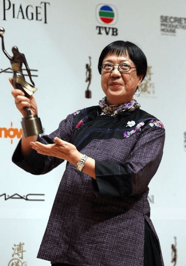 因为|许鞍华因《第一炉香》被质疑，却不知她一生奉献给电影，一生未婚