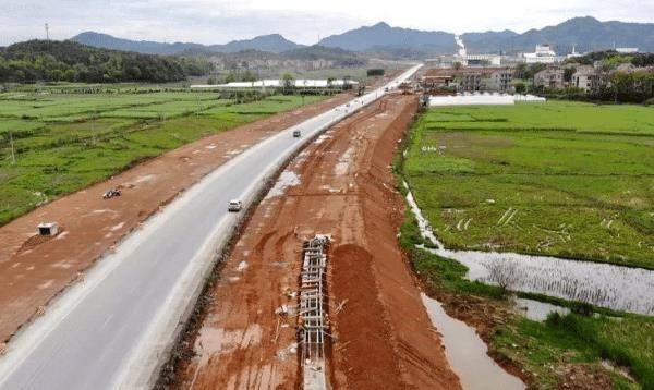 贯穿3个乡镇！广西“持续发力”，豪掷3.69亿扩建新国道，力争9月建成