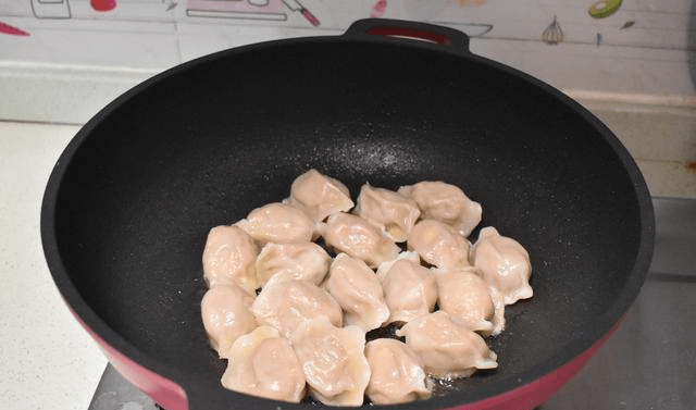 怎么煎饺子才不会硬 c2080421ea104a448c00294225035883.png