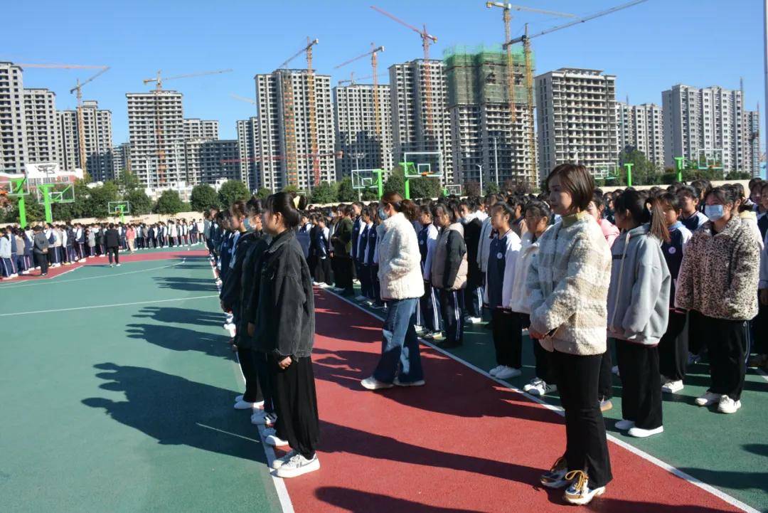 演练|以练为战 共建平安校园—濮阳职业技术学院附属中学开展“119”应急疏散演练