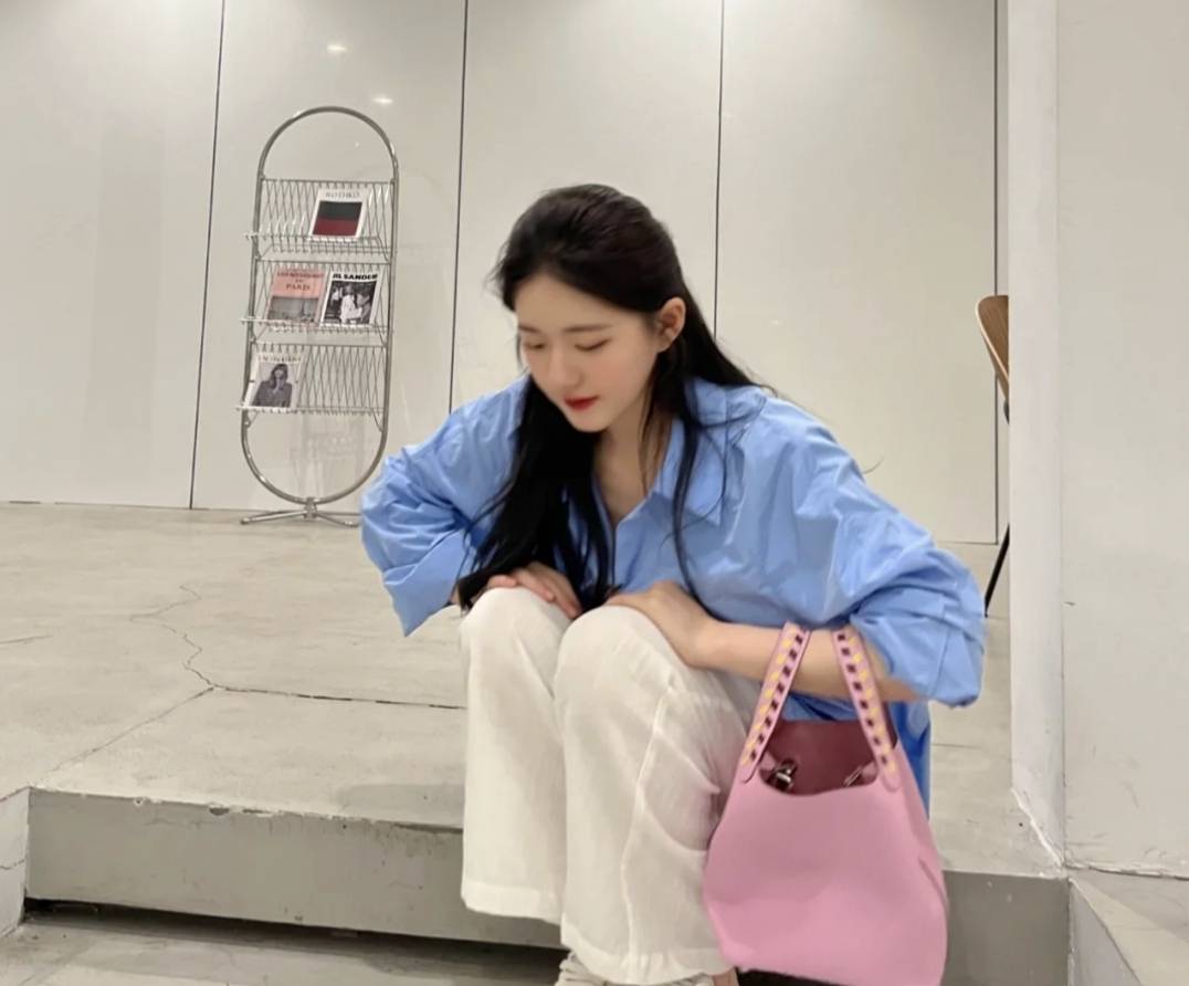 颜色 赵露思戴贝雷帽有多好看?韩剧女主脸被夸有气质,这才是氛围感美女