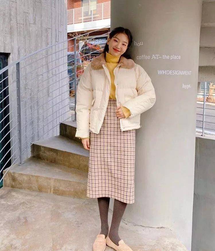 姐妹 今冬流行“靴子+阔腿裤,卫衣+羽绒服”,这么穿活该你美!