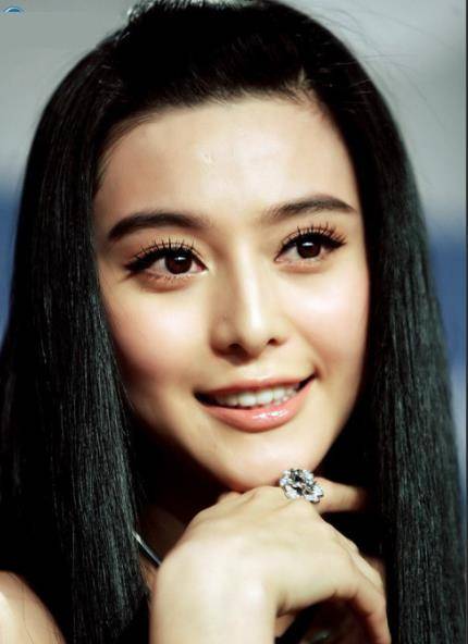眼睛一双眼盛满千娇百媚，明星们的美眼，告诉你一定要画好眼妆