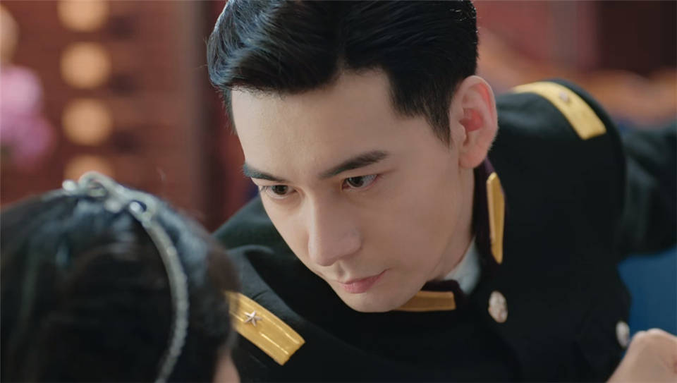 民国军阀|《一见倾心》“诈骗”？陈星旭被磨到浮肿，玛丽苏剧情又土又油腻