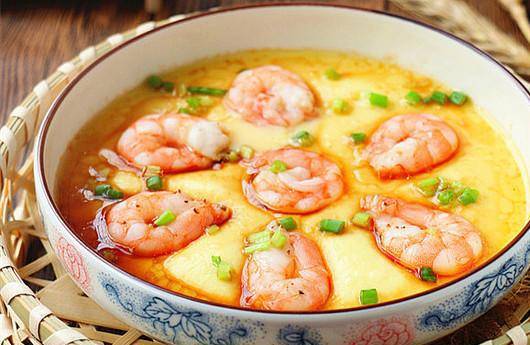 面包|妈妈晒女儿和老公早餐，网友：明明同一块面包，差距咋这么大呢？