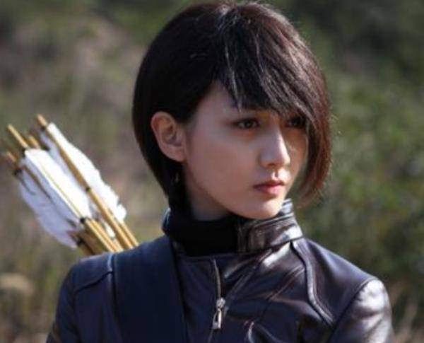 李顺|《突围》看到了潘之琳，跟靳东是老搭档了，这一次表现也不错