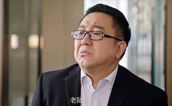 高鑫|《突围》一个底线低，一个老油条，都不如这个令人讨厌。