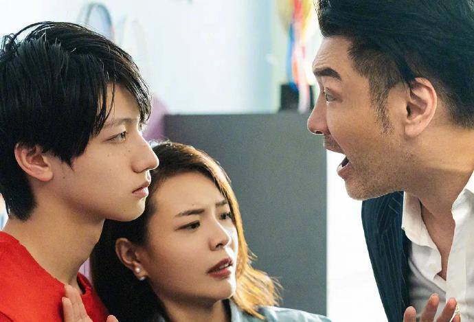 节目组|朱志鑫参加《导演请指教》,TF家族三代团开始发力,但困难重重