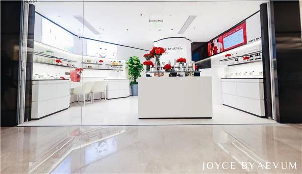品牌顶级美妆集合店重磅开业，AEVUM奥斯芬加速破圈