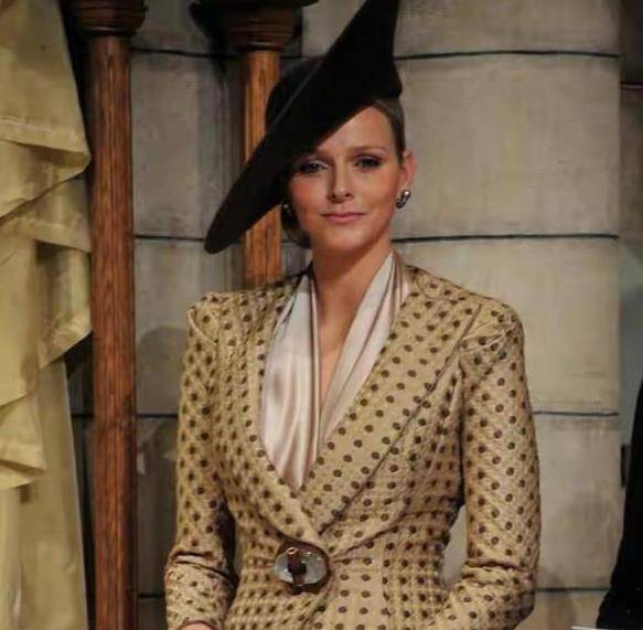 赡养费|摩纳哥夏琳王妃从南非返回，和丈夫甜蜜同框，力破离婚传闻