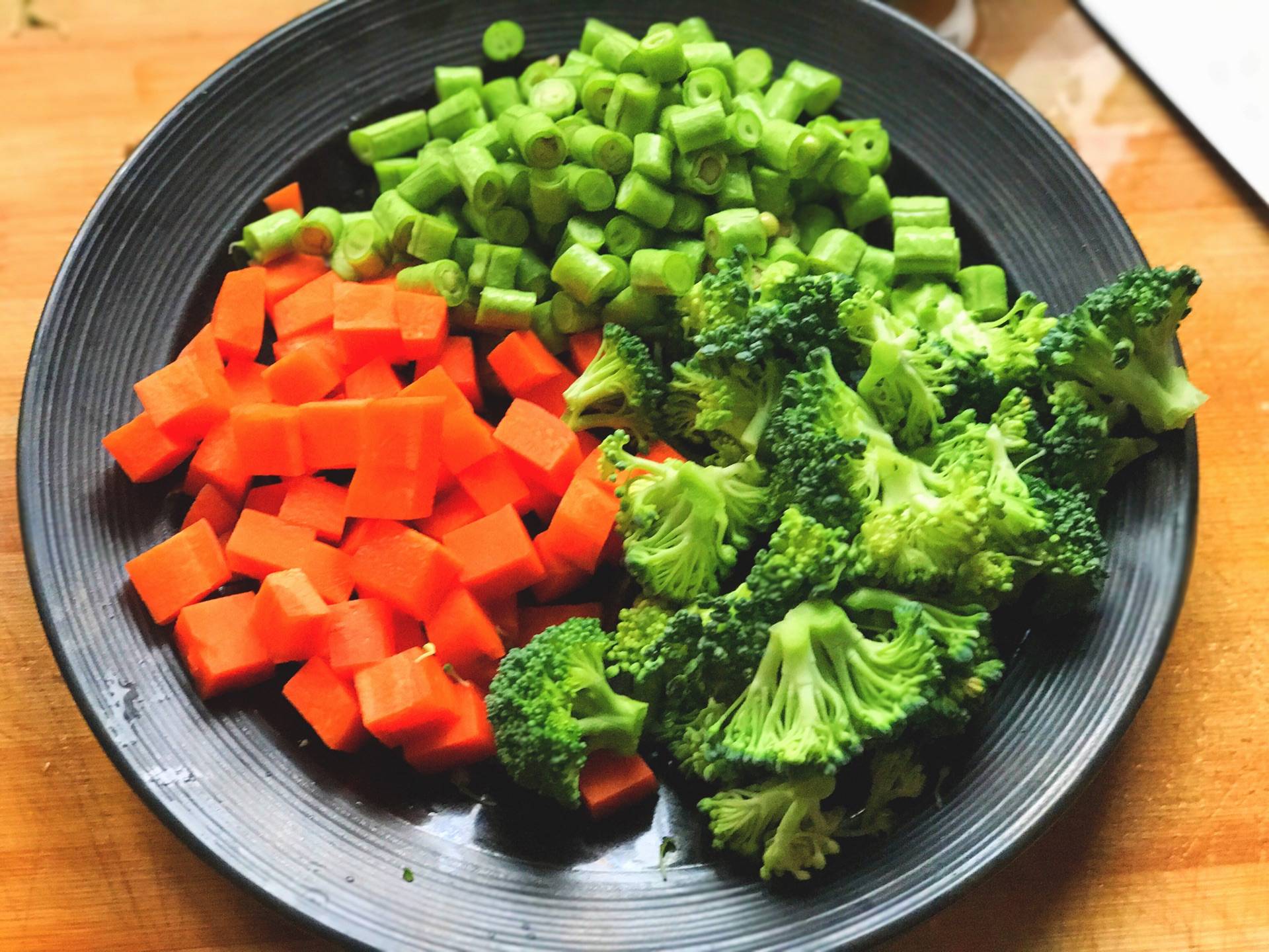 原创低糖低脂的藜麦怎么吃试一试这款蔬菜沙拉减肥期间也要吃好