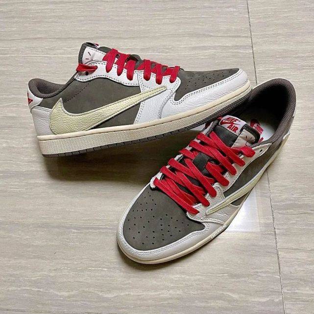 Low 取消发售了吗？Travis Scott x AJ1"新倒勾"联名实物又被泄露！