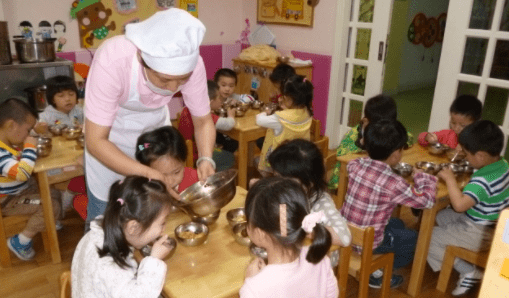 常当|幼儿园“新规定”出炉，孩子上学不再繁重，家长赞叹：早该这样做