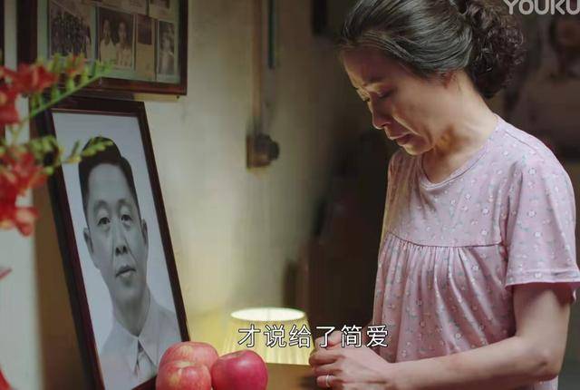 因为|《星辰大海》：从未被爱过的姑姑简艳萍，如何能指望她会爱别人？