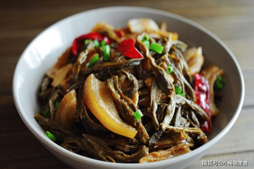 清水|天冷了,家人特馋这个菜,从小吃不腻,简单炖一炖,冬天吃特下饭