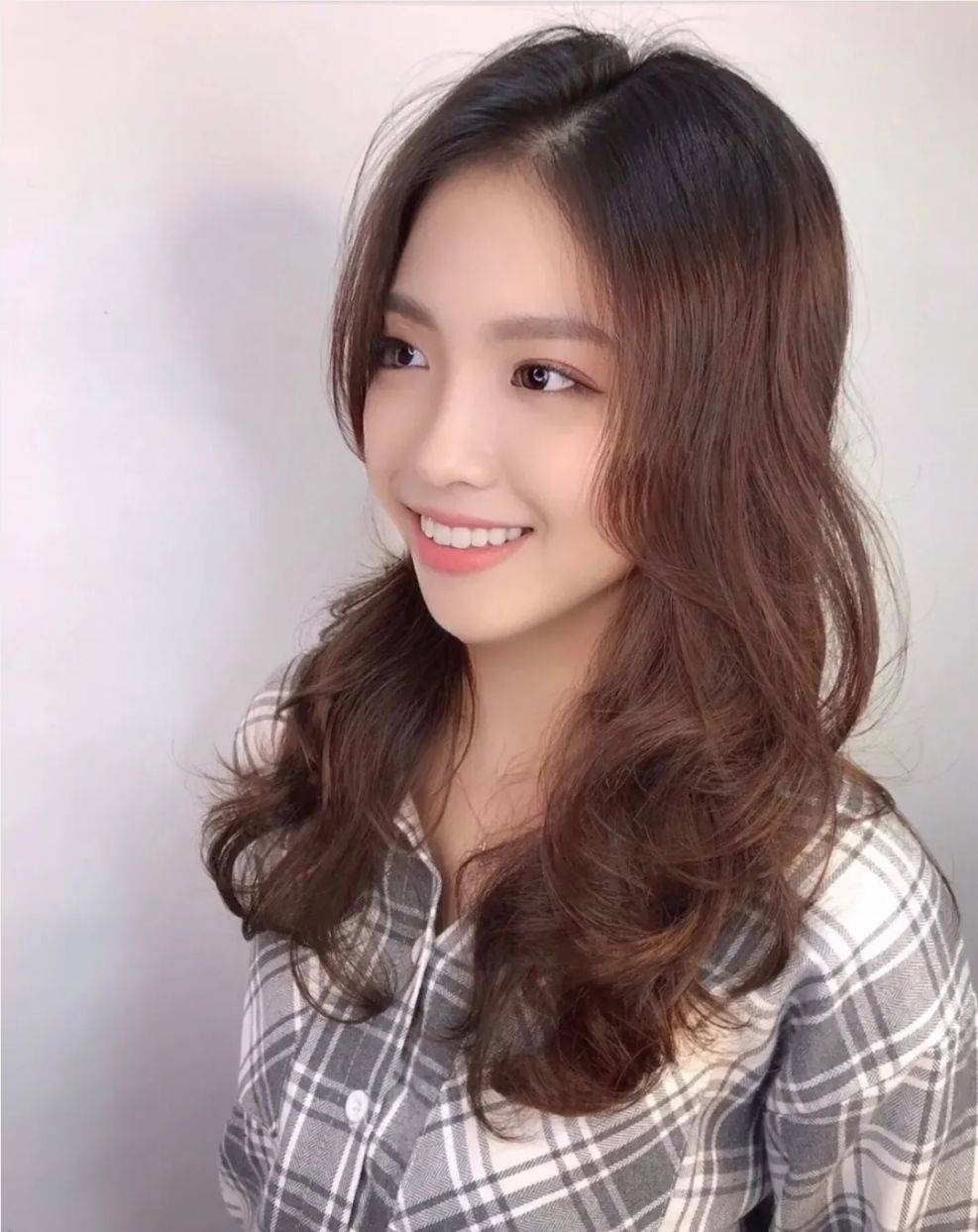卷发直发和卷发哪种更美？看看这15款，你就明白了