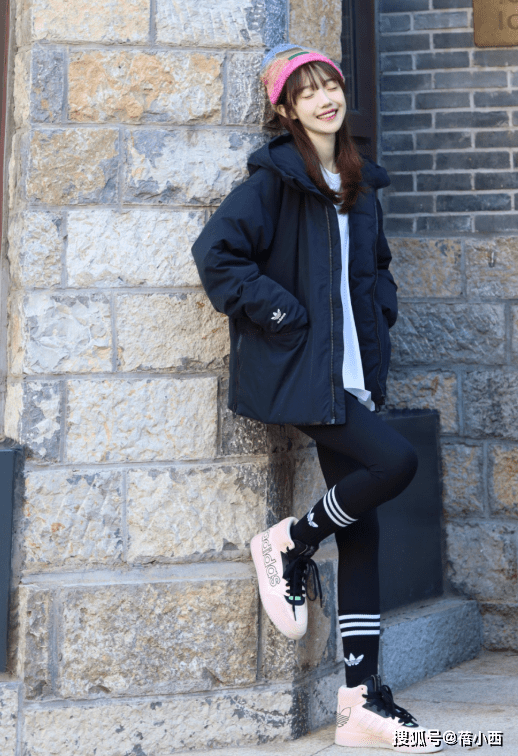 大腿 阔腿裤真的烂大街了！试试“无痕裤”，这才是2021年的显瘦神器！