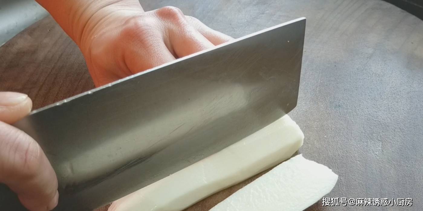 包子|早餐不吃油条包子了,准备一节山药,给孩子做营养早餐,好吃解馋