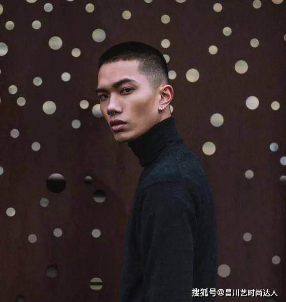 如何才能变得更帅气 b81d923249ef406f91a19823f1a55bd0.jpeg