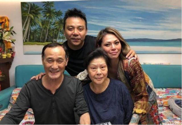 臧天朔曾请陈惠敏吃饭开10瓶皇家礼炮陈惠敏喝了一口这酒有问题